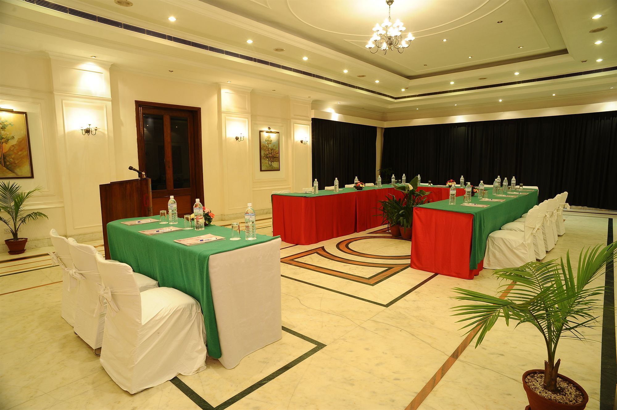 Grand Hotel Kathmandu Luaran gambar